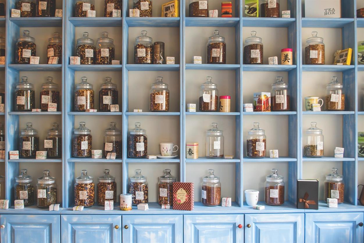 Farmasave è una farmacia online completa che offre un'ampia selezione di farmaci da banco, integratori, cosmetici e prodotti per il benessere a prezzi competitivi. Progettata per soddisfare le esigenze di singoli e famiglie, Farmasave unisce praticità, convenienza e un'ampia gamma di prodotti, rendendo facile prendersi cura della propria salute comodamente da casa. Con la spedizione gratuita per ordini superiori a 69 €, Farmasave offre un'esperienza di acquisto fluida per i clienti che desiderano fare scorta di prodotti essenziali di fiducia.