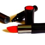 Fenty Beauty, founded by Rihanna in 2017, quickly became a trailblazer in the beauty industry, challenging traditional standards and revolutionizing the way beauty brands cater to diverse consumers. With its bold commitment to inclusivity, Fenty Beauty introduced a wide range of products designed to complement every skin tone, setting a new benchmark for diversity in the cosmetics world. From foundations that cater to over 50 shades to multi-functional makeup tools, Fenty Beauty has redefined what it means to be truly inclusive. This brand not only delivers high-quality products but also empowers individuals to express themselves through makeup, fostering confidence and self-expression in ways that were once overlooked by the industry.